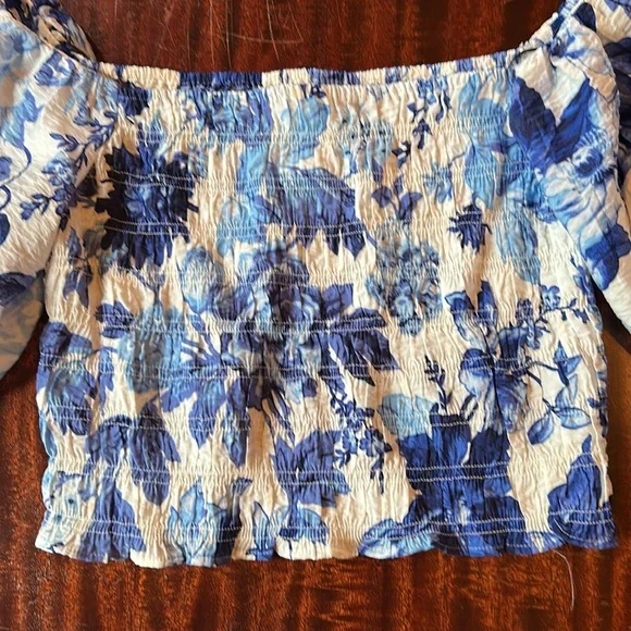 H and M floral top - Picture 3 of 3